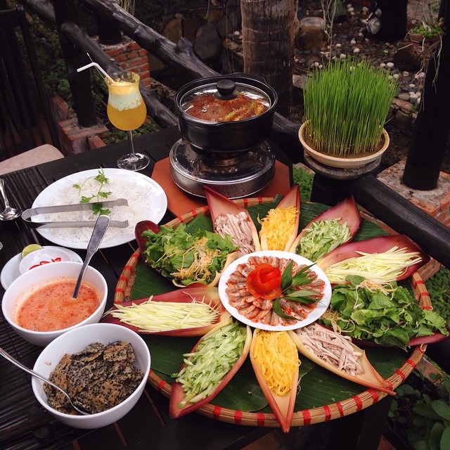 Món Lẩu thả, đặc sản trứ danh không thể bỏ qua trong chuyến du lịch ẩm thực Phan Thiết.